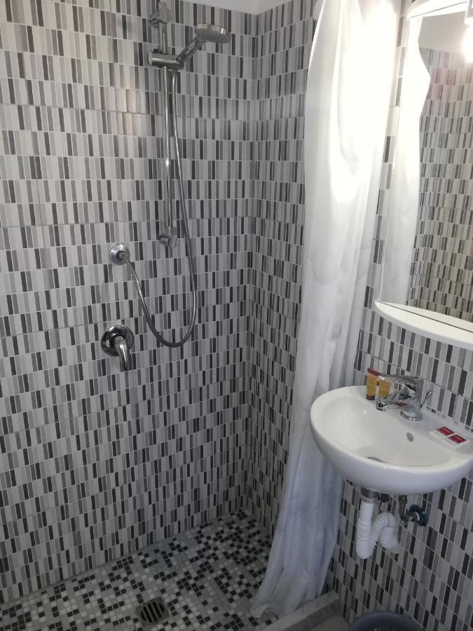 Hotel One Via Roma, 82 Altopascio Bagian luar foto
